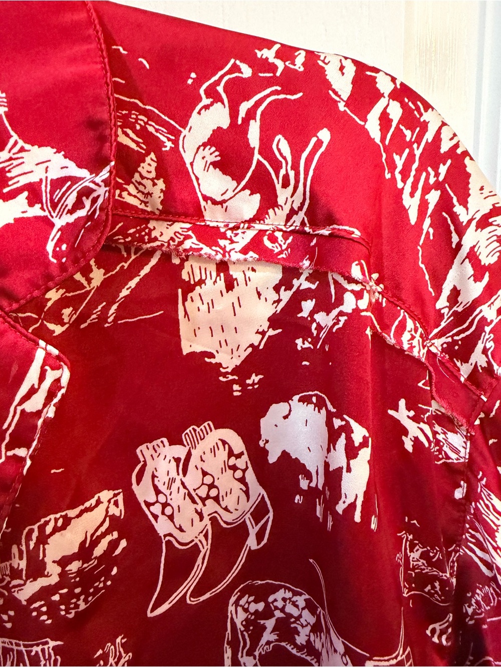 Vintage Red Western Print Button-Up Shirt Oversized with flaws - Picture 8 of 9